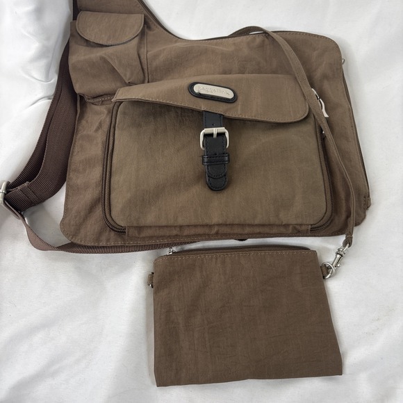Baggallini Messenger Crossbody Shoulder Bag Purse Travel Brown Blue Interior - Picture 9 of 12